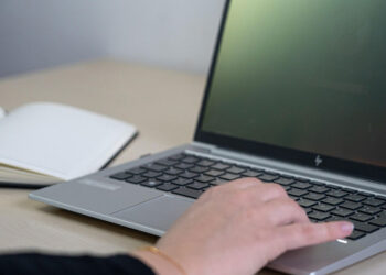 L’app Woolkye sfida il caro-uffici: spazi professionali a tempo e senza burocrazia