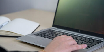 L’app Woolkye sfida il caro-uffici: spazi professionali a tempo e senza burocrazia