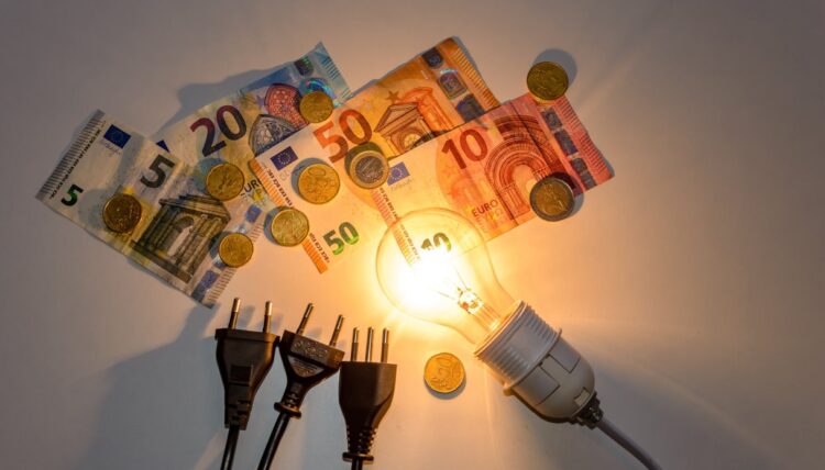 Prezzo dell’energia elettrica volatile per tutto l’anno, quanto pagheremo nel 2026