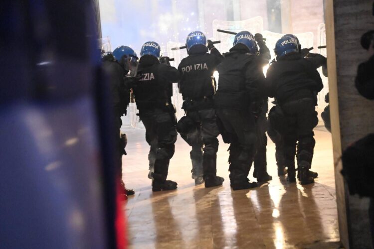 Pacchetto sicurezza, ‘lente’ del Quirinale su scudo e fermo preventivo