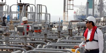 Analisti, prezzo del petrolio potrebbe salire oltre 100 dollari al barile