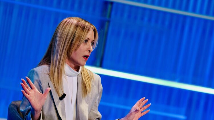 Il centrodestra chiude la campagna referendaria nel nome di Bossi