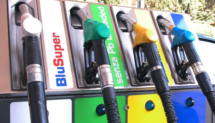 Benzina e diesel, aumento prezzi e rischio speculazione: le regioni più care al distributore