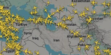 Rotte aeree deviate per evitare il Medio Oriente. Da ITA a Turkish Airlines, molte compagnie sospendono voli