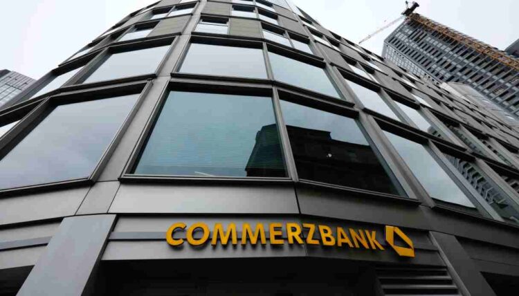 Orcel (Unicredit) pronto a rivedere OPS. Commerzbank spicca il volo