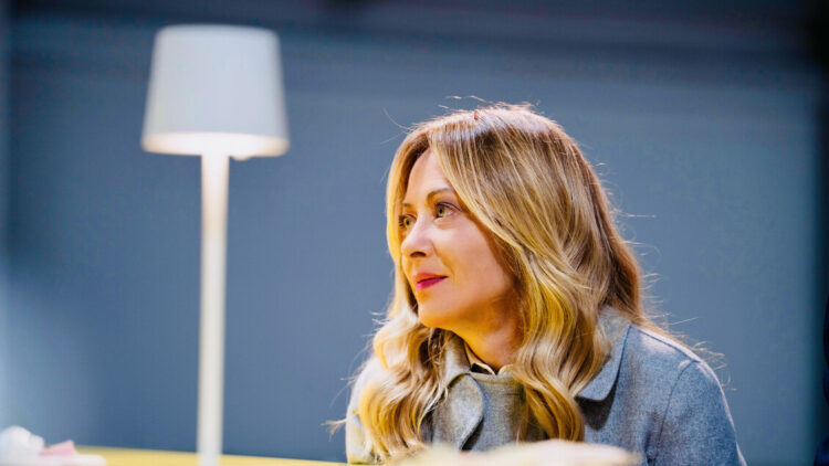 La premier incassa le bordate, ‘nessuna sudditanza’