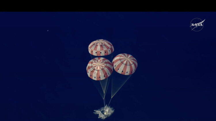 La capsula Orion è ammarata, missione compiuta per Artemis II