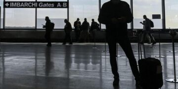 Allarme carburante sui voli, restrizioni in 4 scali italiani