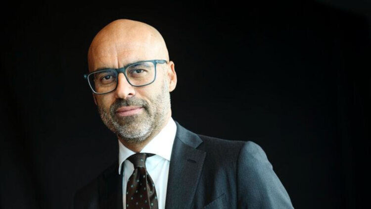 Su Fb foto Meloni con ‘suo padre’ ma è l’europarlamentare Squarta