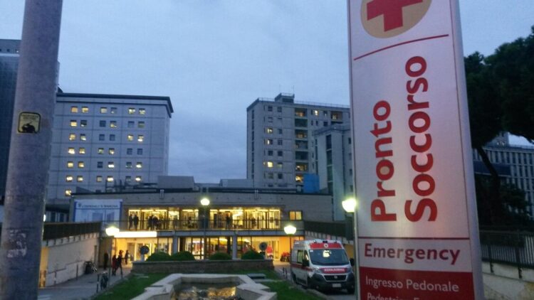 Grave la bimba incastrata nel tosaerba del padre, le hanno amputato una gamba