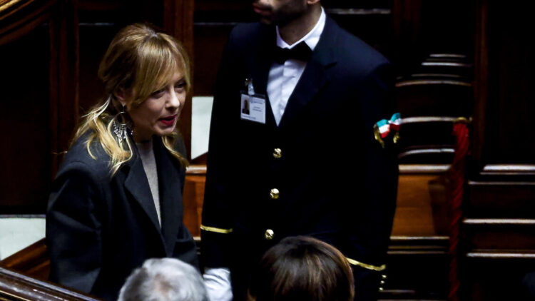 Meloni prepara l’informativa, priorità energia e rilancio del governo
