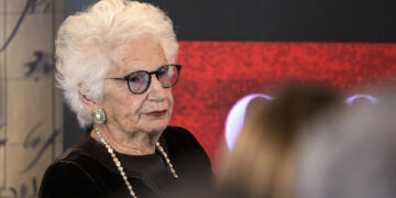 Altri due ‘hater’ si scusano con Segre e risarciscono dopo insulti social