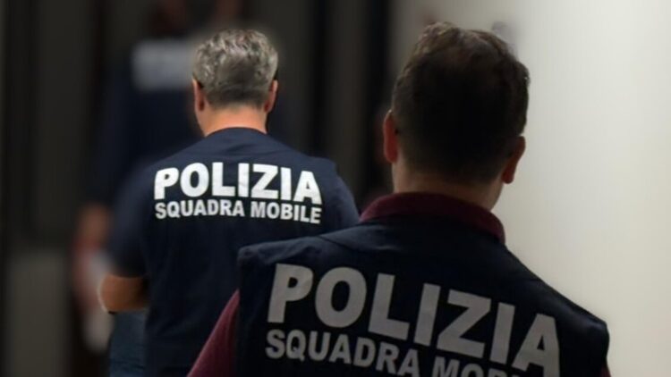 Triplice omicidio a Roma, uccisi a coltellate genitori e figlia minorenne