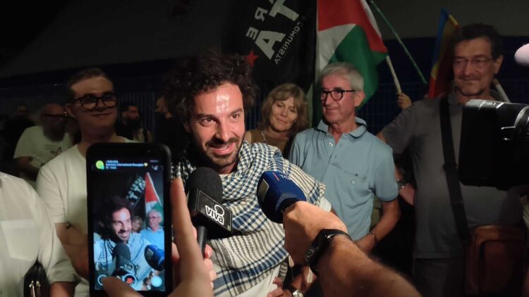 Attivista Flotilla liberato torna a casa in Puglia, ‘lo rifarei’