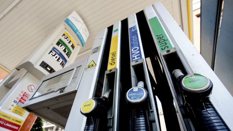 I prezzi di benzina e gasolio riprendono a salire dopo stop taglio accise