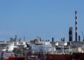 Il petrolio chiude in calo a New York, Wti torna sotto i 70 dollari al barile