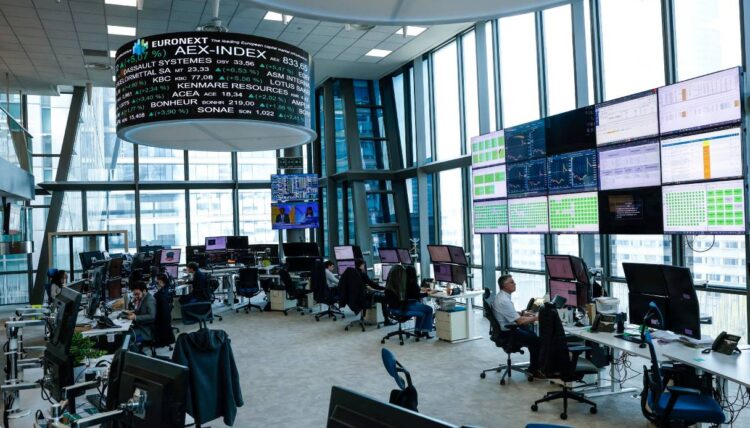Spread Btp-Bund in calo a 78 punti, dall’asta dei Bot 8 miliardi di euro: i rendimenti