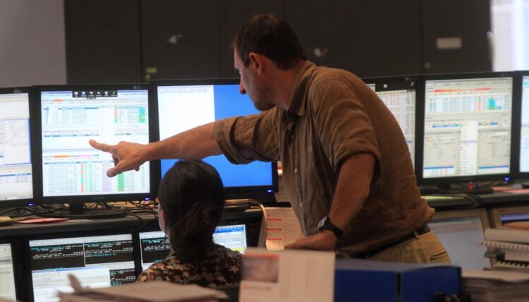 Spread Btp-Bund a 76 punti base, rendimenti al 3,68% per i titoli italiani