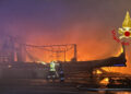 Vasto incendio a Milano, per precauzione anche giovedì finestre chiuse