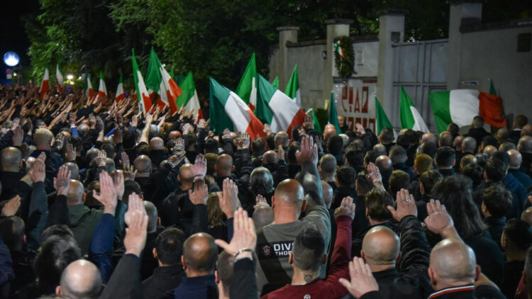Confermate le assoluzioni per i saluti romani al corteo per Ramelli