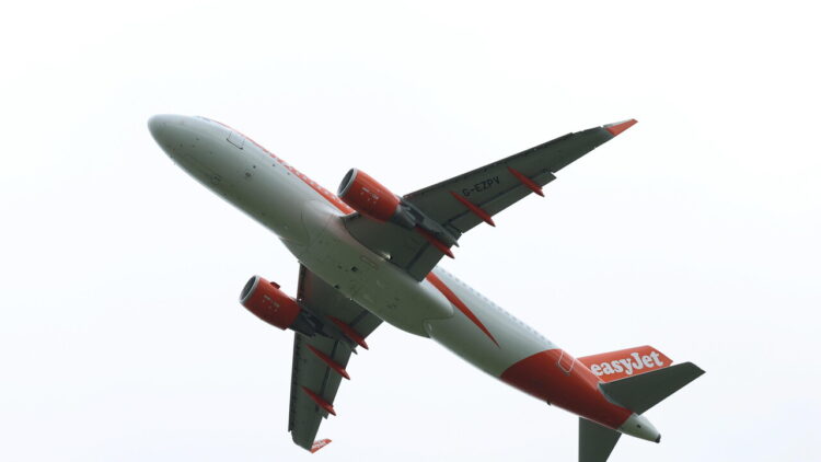 Offerta più alta di Castlelake, ok di Easyjet