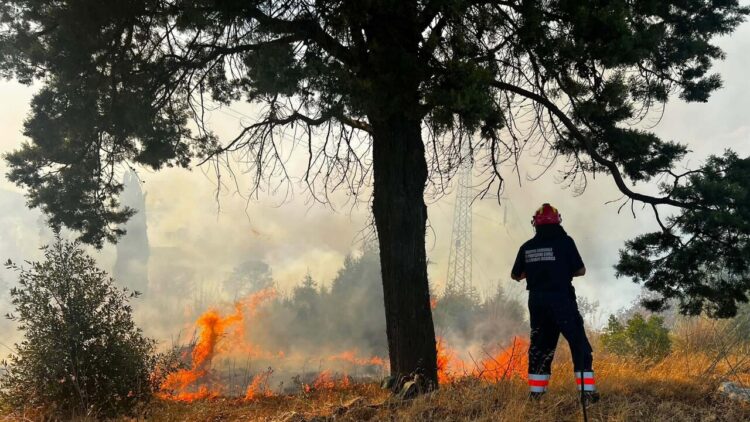 Incendio nel Frusinate, vicino al santuario della Madonna della Guardia