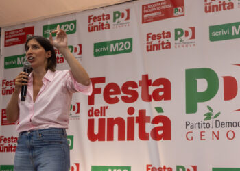 Opposizioni compatte contro il governo: ‘La premier festeggia e gli italiani pagano’