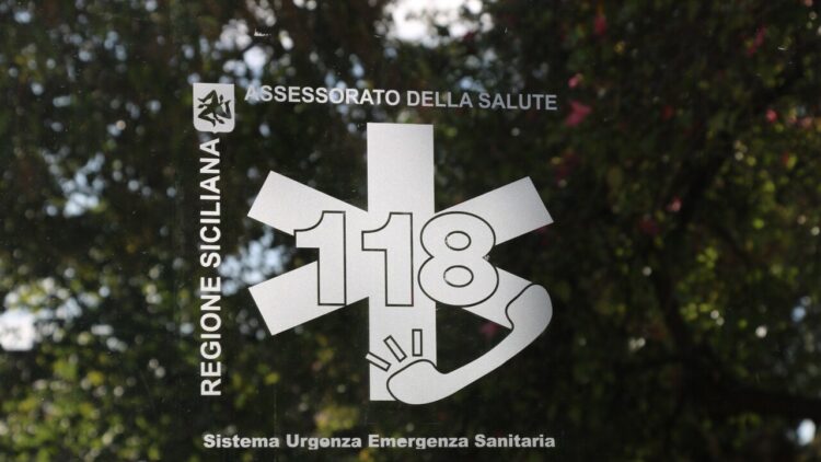 Scontro tra un’auto e una bicicletta, morto un sedicenne