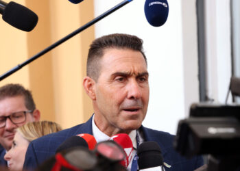 La maggioranza si spacca sull’Afd. Vannacci esulta ‘nessun dorma’