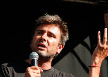Di Battista sedato e in terapia intensiva dopo l’intervento